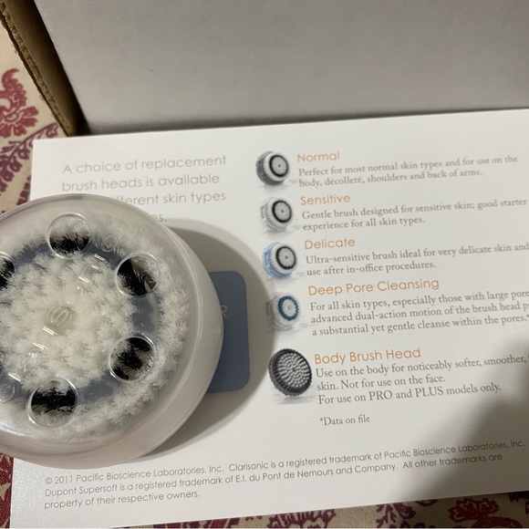 Clarisonic replacement brushes - price for 2 - OFFERS WELCOME 🫶🏻 - Picture 2 of 2